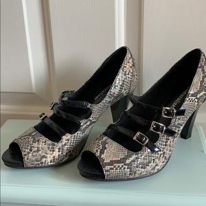 “Snakeskin” naturalizer heels
